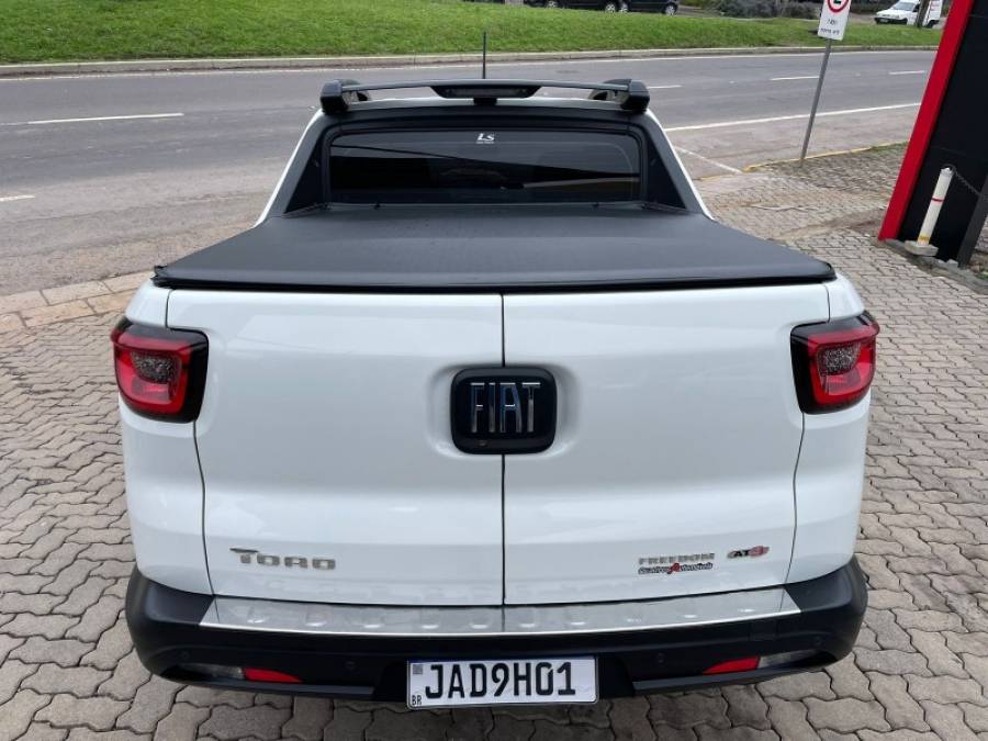 FIAT - TORO - 2021/2021 - Branca - R$ 116.900,00