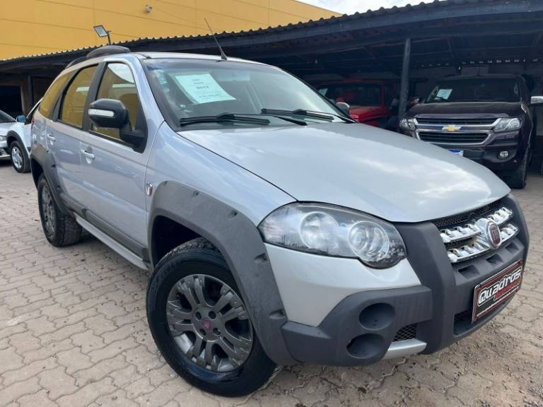 FIAT - PALIO - 2012/2012 - Prata - R$ 38.900,00