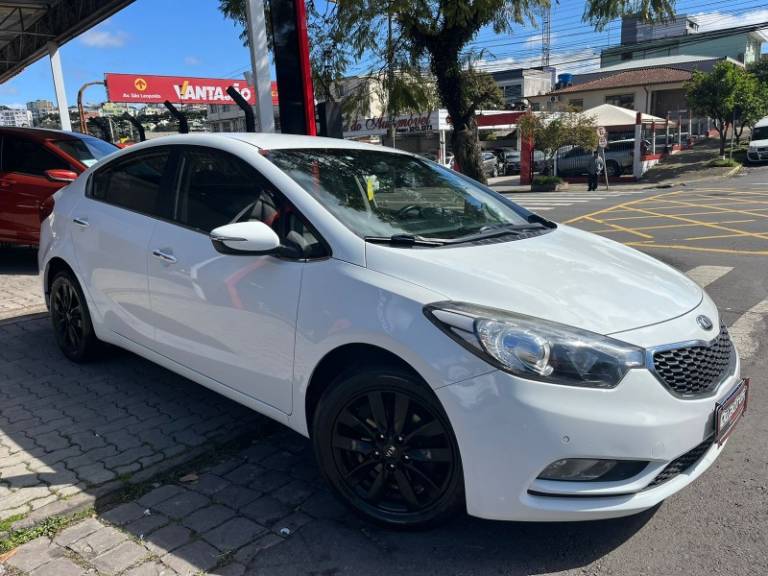 KIA MOTORS - CERATO - 2014/2014 - Branca - R$ 62.900,00