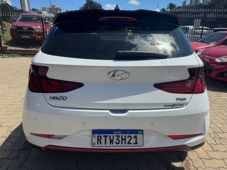 HYUNDAI - HB20 - 2022/2022 - Branca - R$ 79.900,00