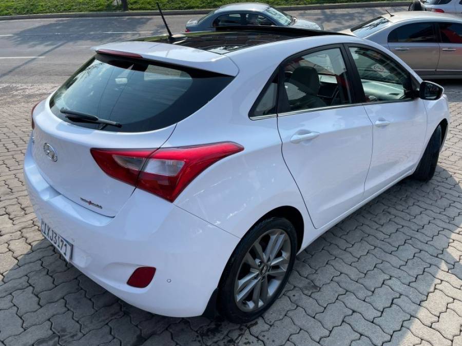 HYUNDAI - I30 - 2016/2016 - Branca - R$ 79.999,00