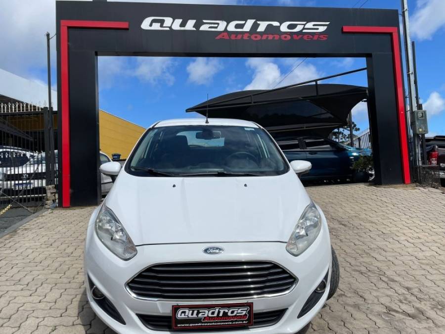 FORD - FIESTA - 2015/2015 - Branca - R$ 48.900,00