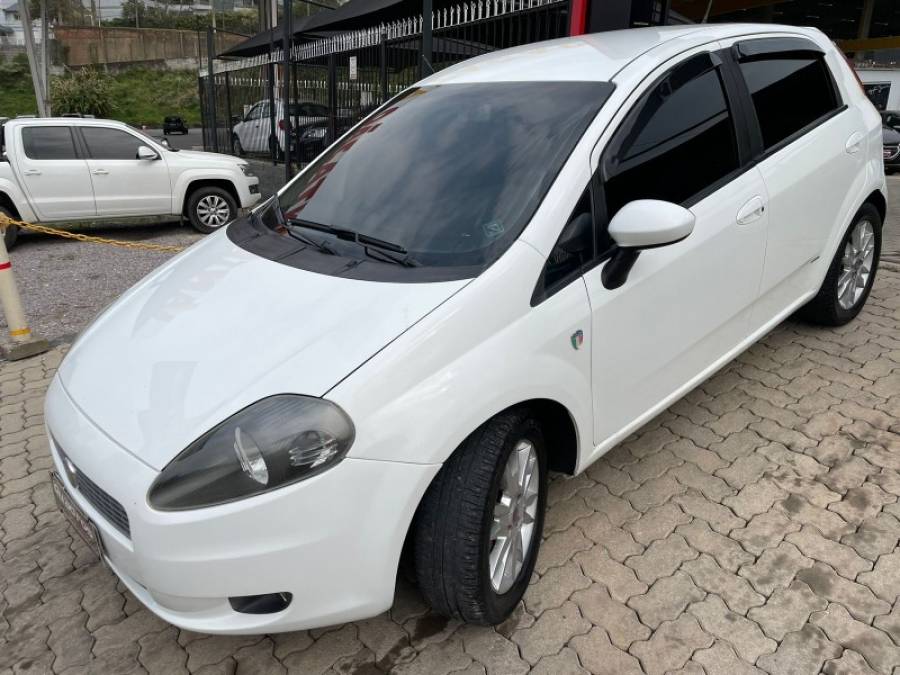 FIAT - PUNTO - 2012/2012 - Branca - R$ 33.900,00