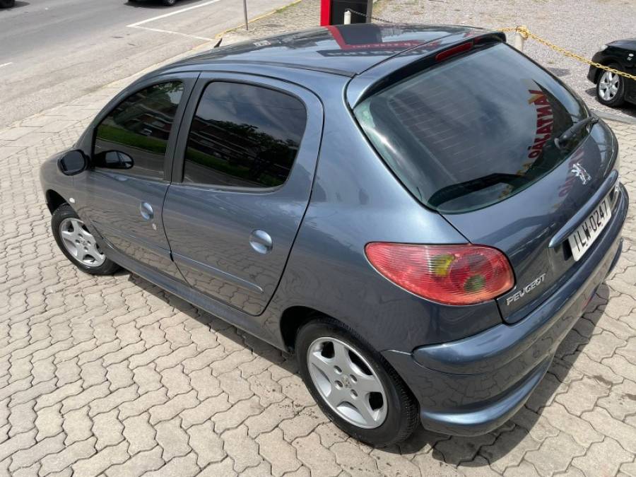 PEUGEOT - 206 - 2004/2004 - Cinza - R$ 16.900,00