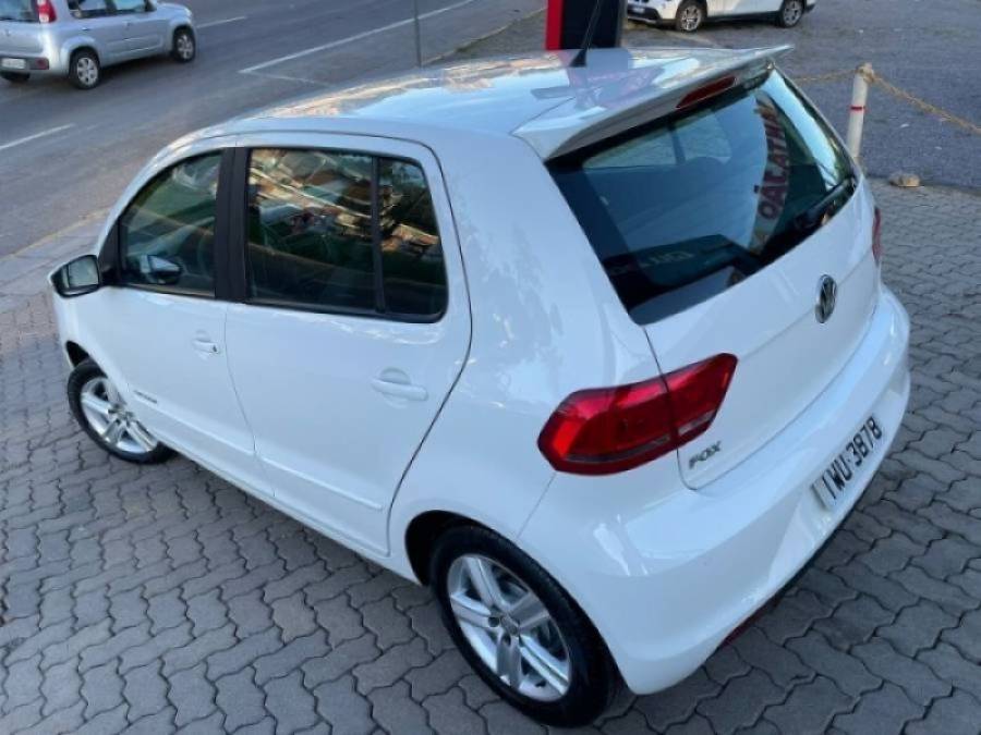 VOLKSWAGEN - FOX - 2016/2016 - Branca - R$ 48.900,00