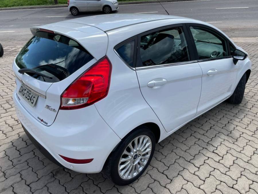 FORD - FIESTA - 2015/2015 - Branca - R$ 48.900,00