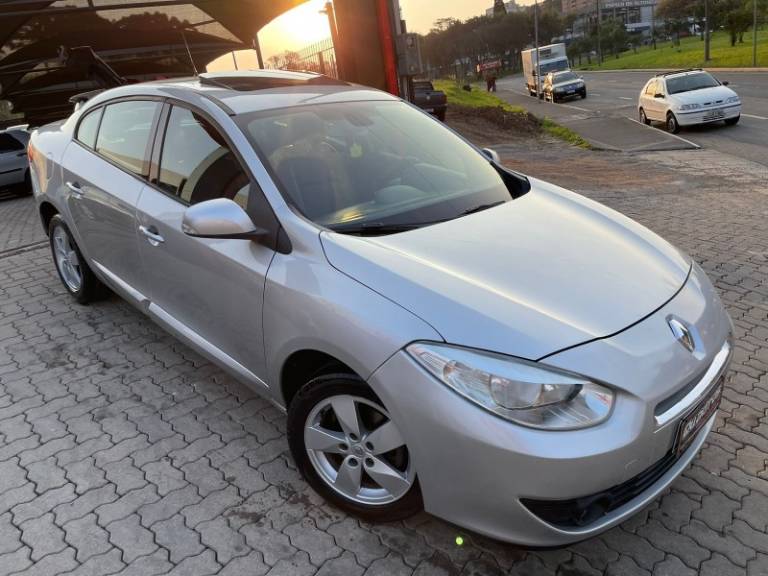 RENAULT - FLUENCE - 2011/2011 - Prata - R$ 36.900,00