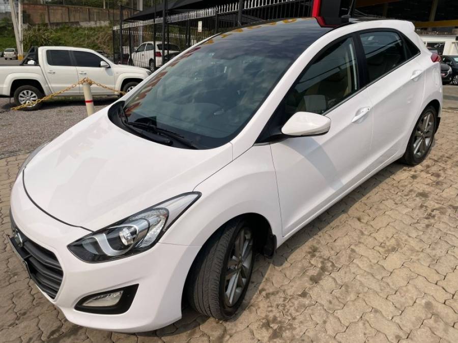 HYUNDAI - I30 - 2016/2016 - Branca - R$ 84.900,00