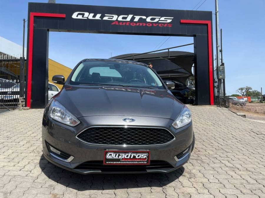 FORD - FOCUS - 2018/2018 - Cinza - R$ 59.990,00