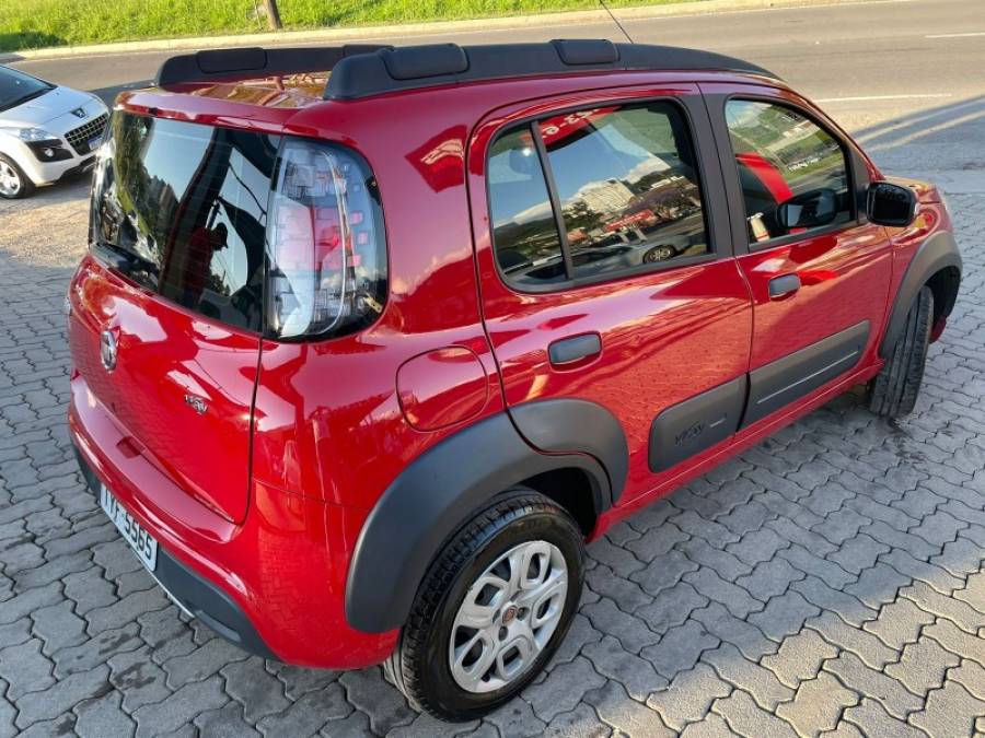 FIAT - UNO - 2018/2018 - Vermelha - R$ 43.900,00