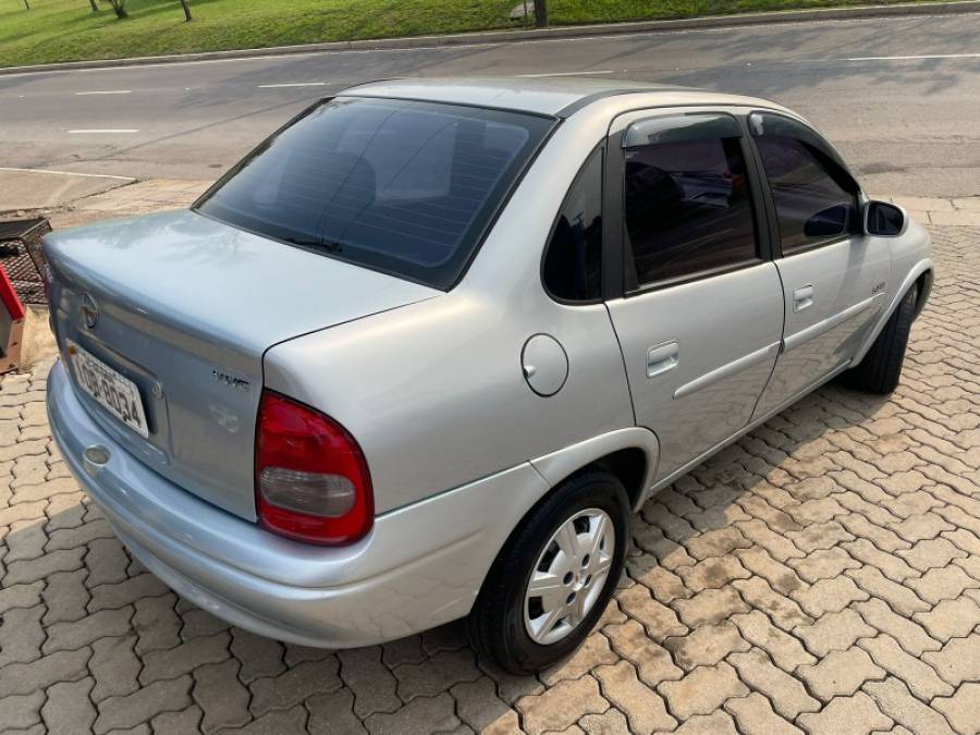 CHEVROLET - CLASSIC - 2008/2008 - Prata - R$ 18.900,00