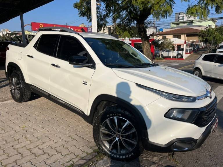 FIAT - TORO - 2020/2020 - Branca - R$ 116.900,00