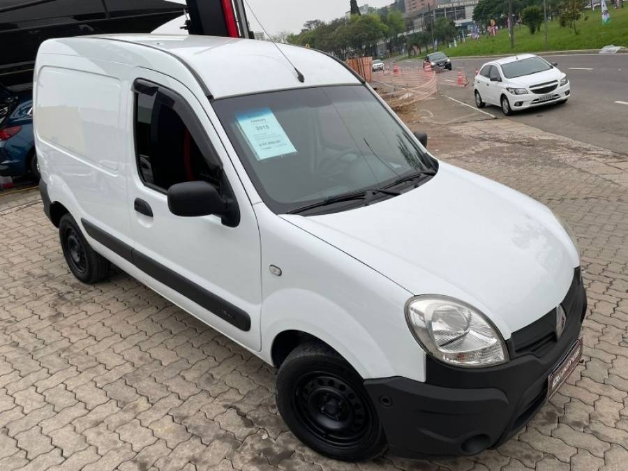 RENAULT - KANGOO - 2015/2015 - Branca - R$ 41.900,00