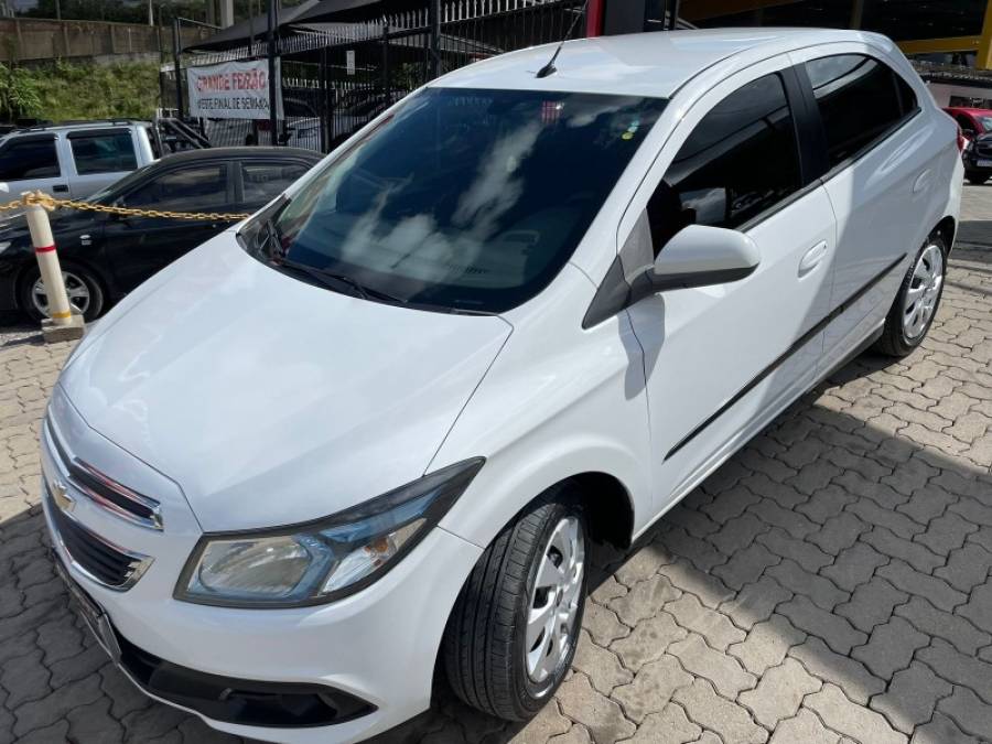 CHEVROLET - ONIX - 2014/2014 - Branca - R$ 43.900,00