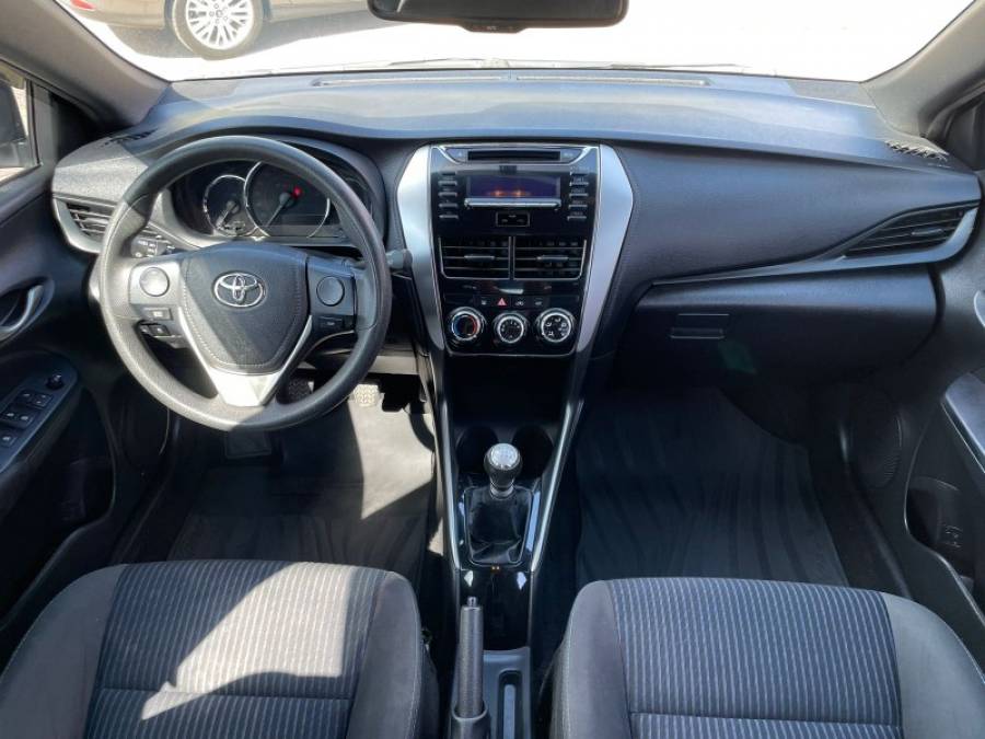 TOYOTA - YARIS - 2019/2019 - Cinza - R$ 70.900,00