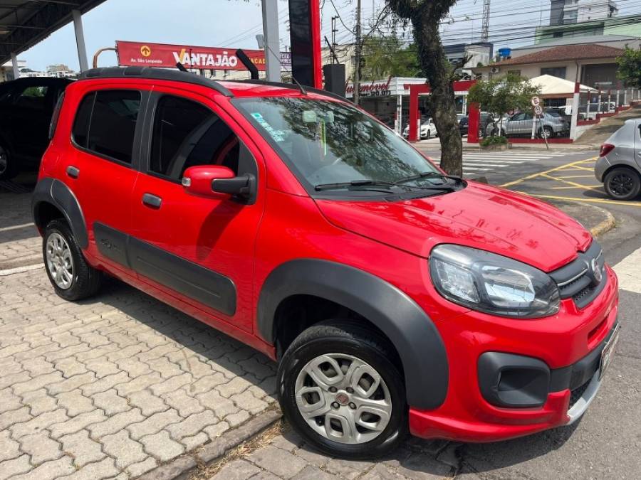 FIAT - UNO - 2018/2018 - Vermelha - R$ 43.900,00