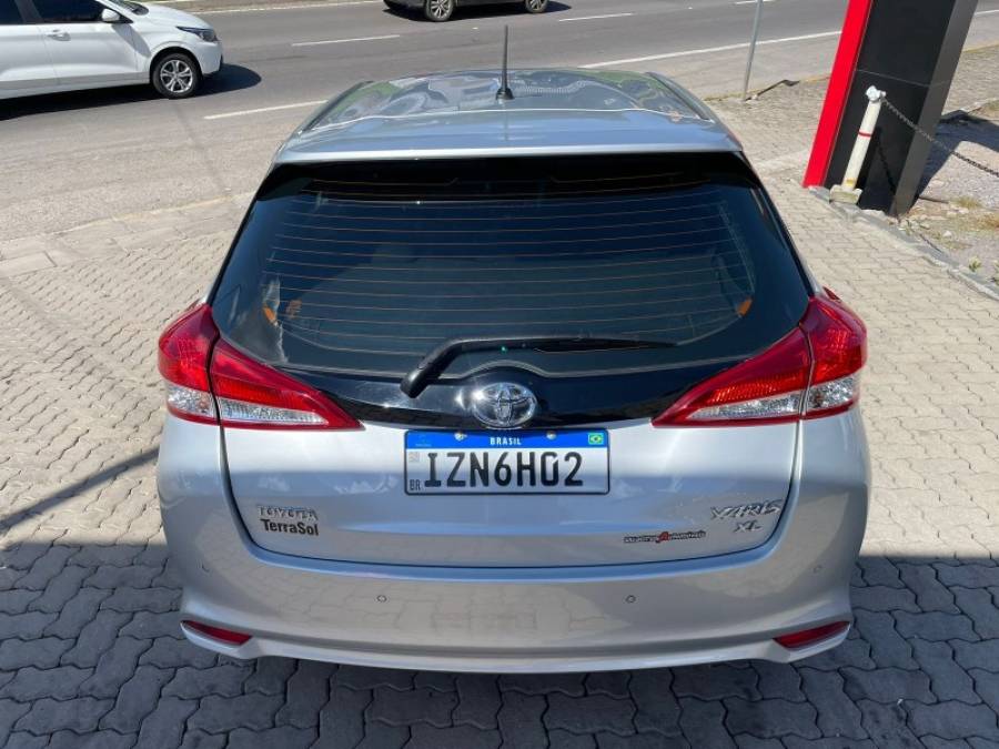 TOYOTA - YARIS - 2019/2019 - Prata - R$ 69.990,00