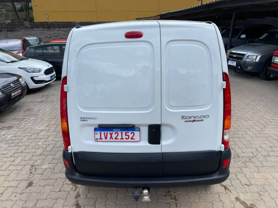 RENAULT - KANGOO - 2015/2015 - Branca - R$ 39.900,00