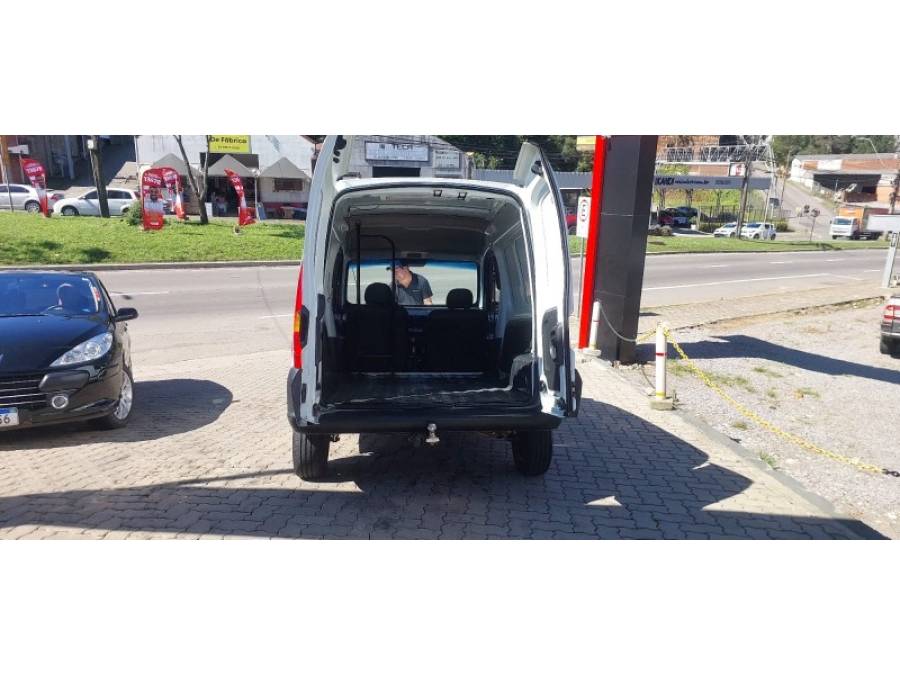 RENAULT - KANGOO - 2015/2015 - Branca - R$ 41.900,00