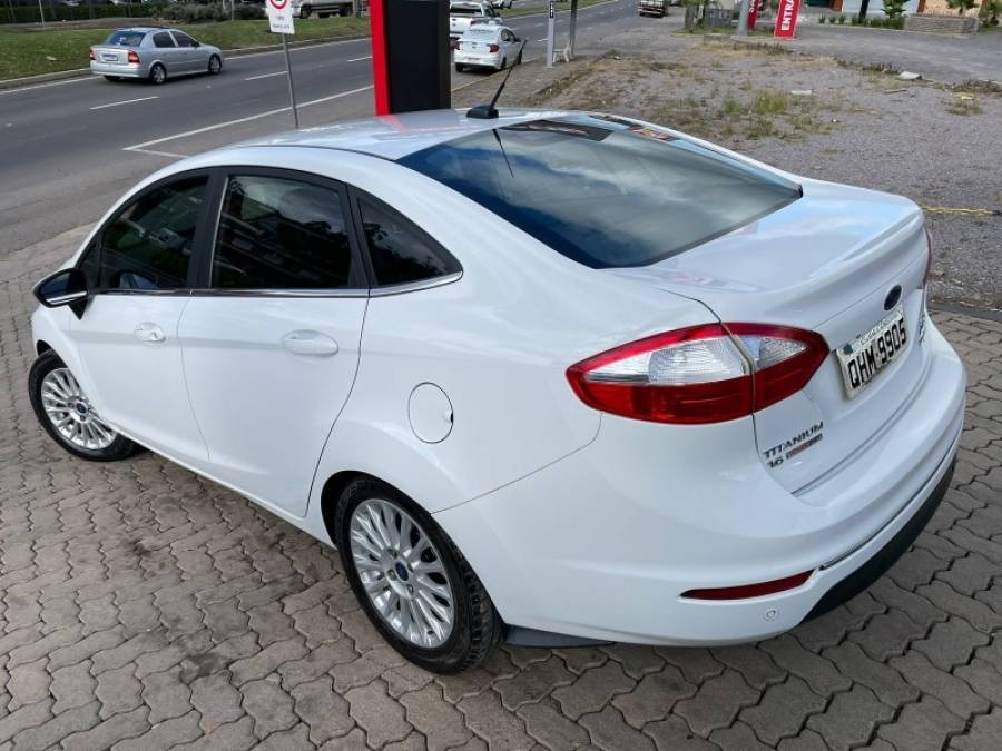 FORD - FIESTA - 2015/2015 - Branca - R$ 49.900,00