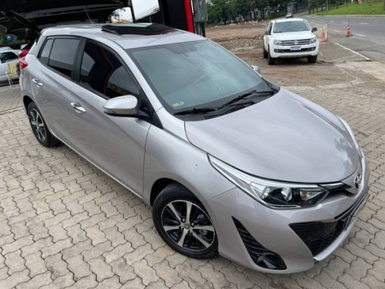 TOYOTA - YARIS - 2019/2019 - Prata - R$ 80.900,00