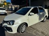 TOYOTA - ETIOS - 2018/2019 - Branca - R$ 65.900,00