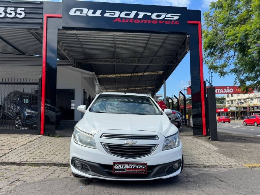 CHEVROLET - ONIX - 2014/2014 - Bronze - R$ 43.900,00