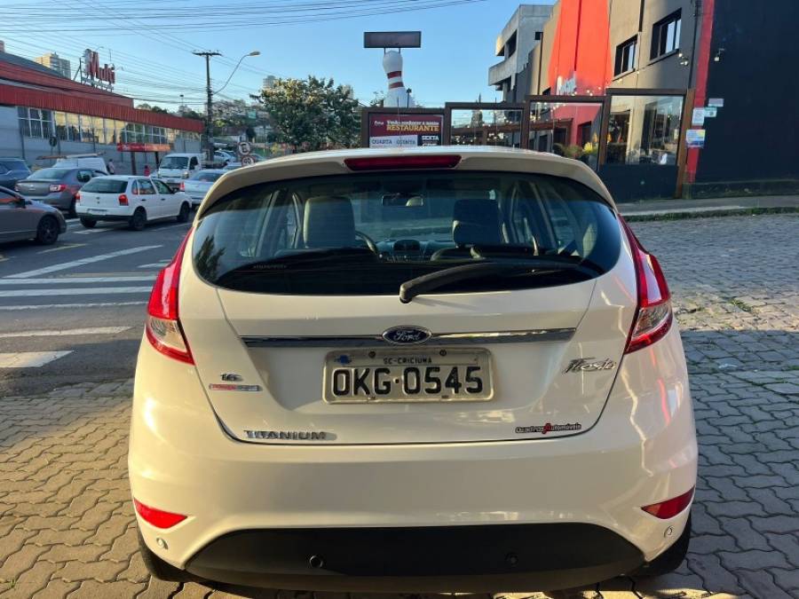 FORD - FIESTA - 2015/2015 - Branca - R$ 48.900,00