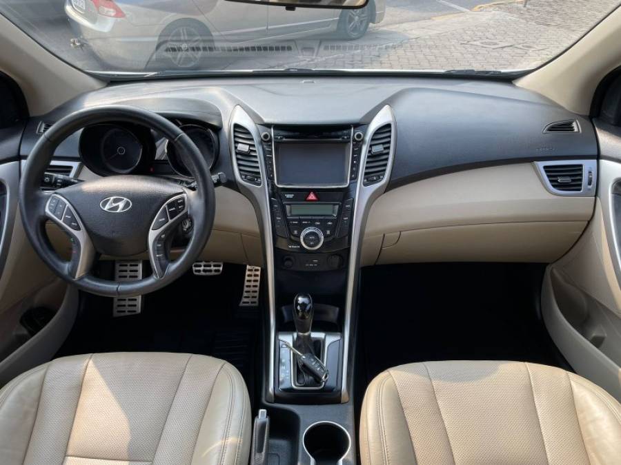 HYUNDAI - I30 - 2016/2016 - Branca - R$ 79.999,00