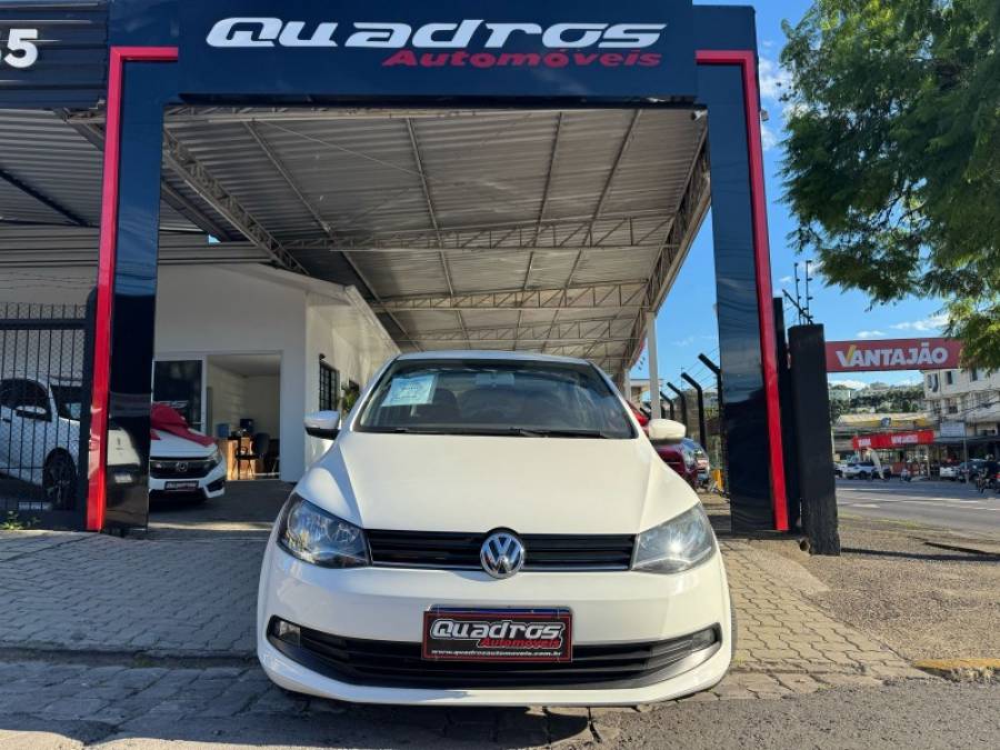 VOLKSWAGEN - VOYAGE - 2016/2017 - Branca - R$ 44.900,00