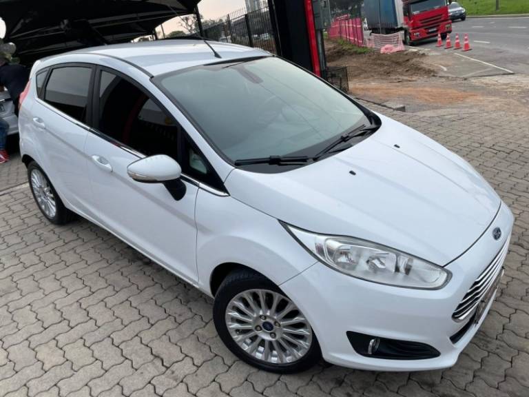 FORD - FIESTA - 2014/2014 - Branca - R$ 43.900,00