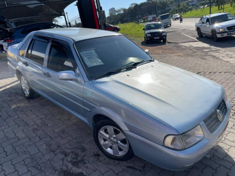 VOLKSWAGEN - SANTANA - 2002/2002 - Prata - R$ 19.900,00