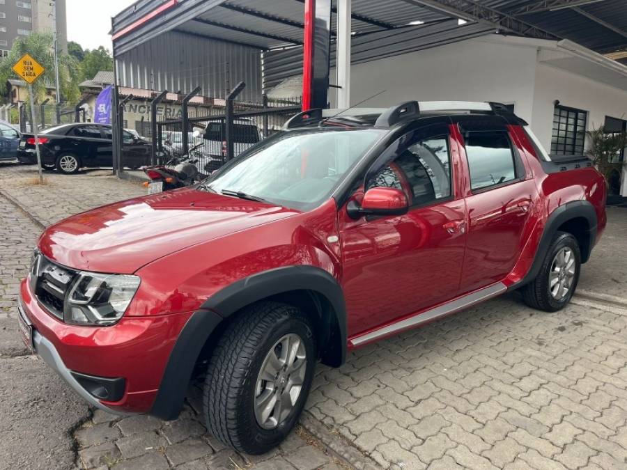 RENAULT - OROCH - 2018/2018 - Vermelha - R$ 70.900,00