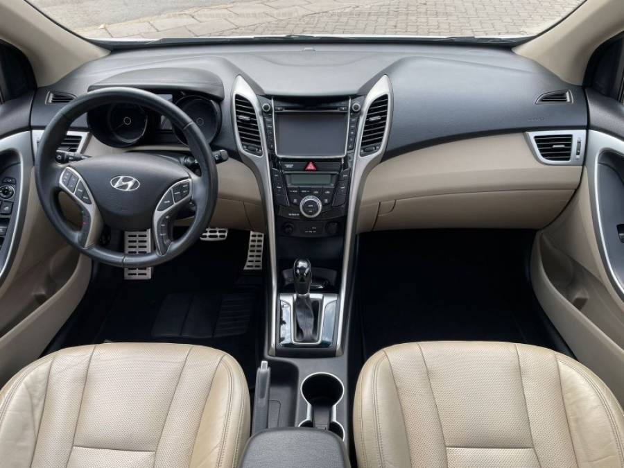 HYUNDAI - I30 - 2016/2016 - Branca - R$ 84.900,00