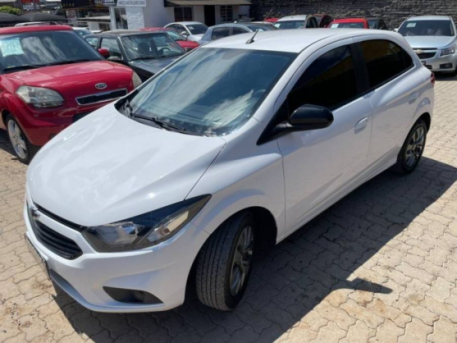 CHEVROLET - ONIX - 2021/2021 - Branca - R$ 56.900,00