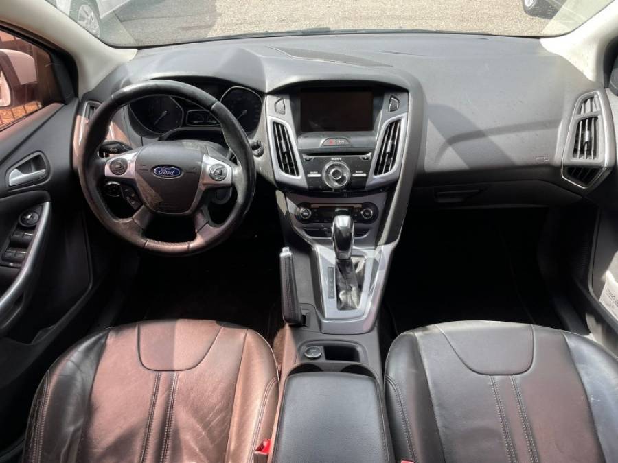 FORD - FOCUS - 2015/2015 - Branca - R$ 55.900,00