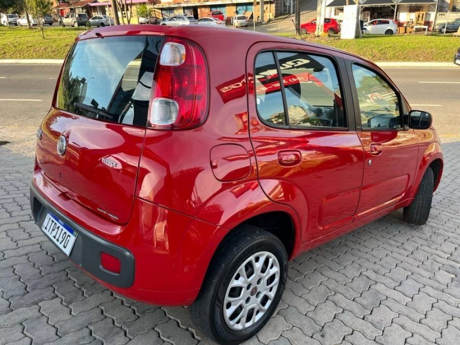 FIAT - UNO - 2013/2013 - Vermelha - R$ 32.900,00