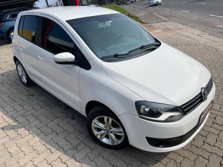 VOLKSWAGEN - FOX - 2014/2014 - Branca - R$ 39.900,00