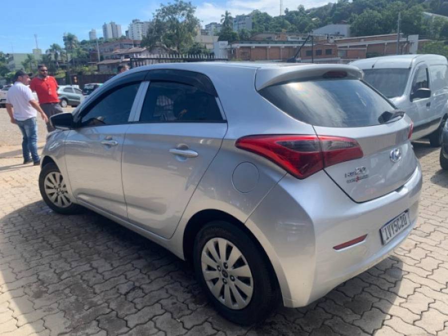 HYUNDAI - HB20 - 2015/2015 - Prata - R$ 43.900,00