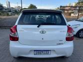 TOYOTA - ETIOS - 2014/2014 - Branca - R$ 40.900,00