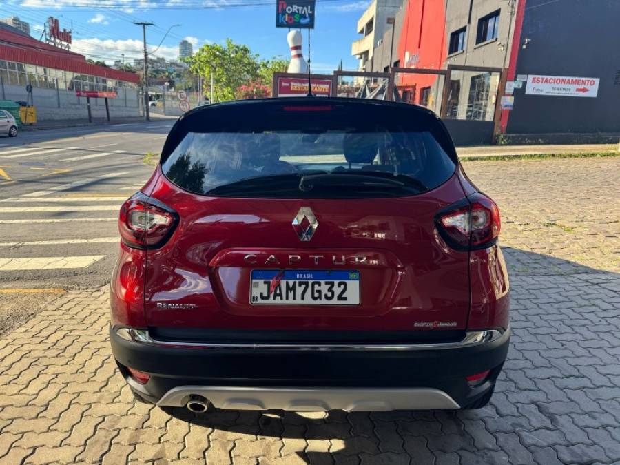 RENAULT - CAPTUR - 2021/2021 - Vermelha - Sob Consulta