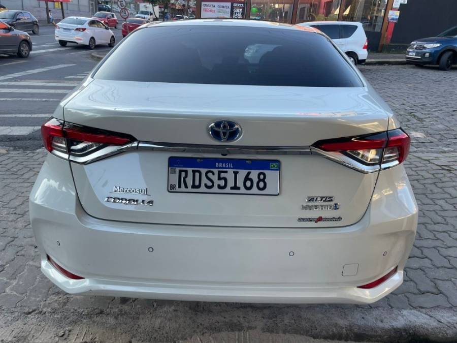 TOYOTA - COROLLA - 2021/2021 - Branca - R$ 142.900,00