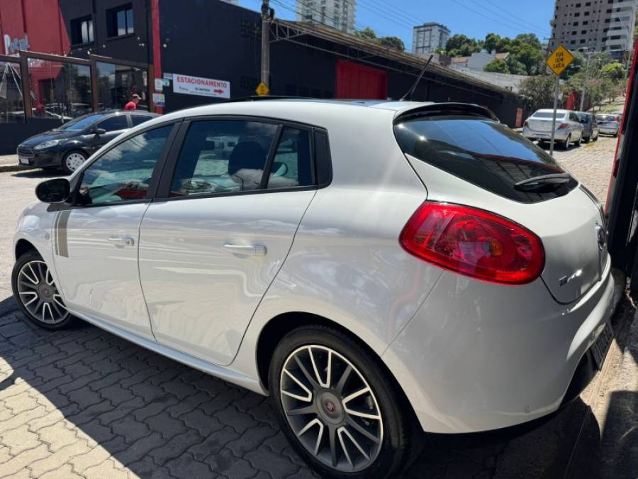 FIAT - BRAVO - 2013/2013 - Branca - R$ 39.990,00