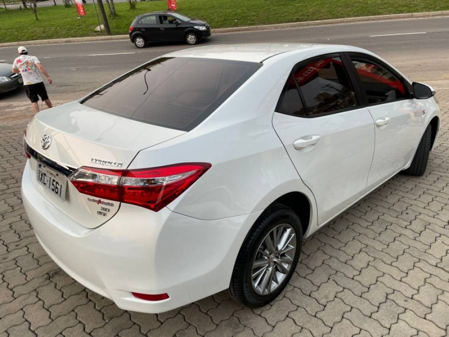 TOYOTA - COROLLA - 2016/2016 - Branca - R$ 85.900,00