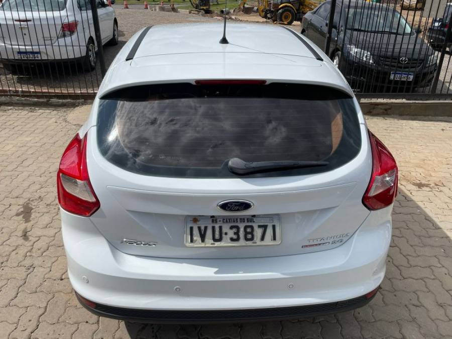 FORD - FOCUS - 2015/2015 - Branca - R$ 55.900,00