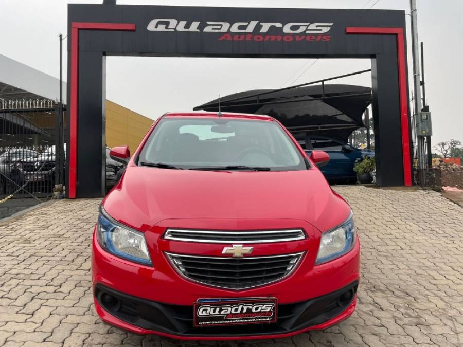 CHEVROLET - ONIX - 2015/2015 - Vermelha - R$ 49.900,00