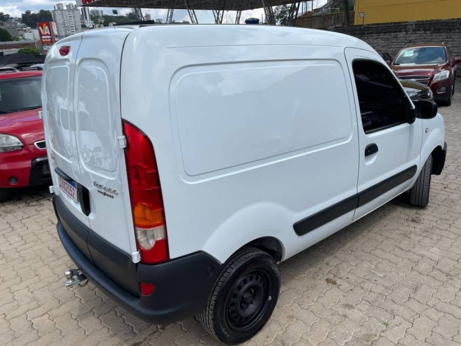 RENAULT - KANGOO - 2015/2015 - Branca - R$ 39.900,00