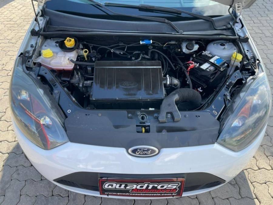 FORD - FIESTA - 2014/2014 - Branca - R$ 30.900,00