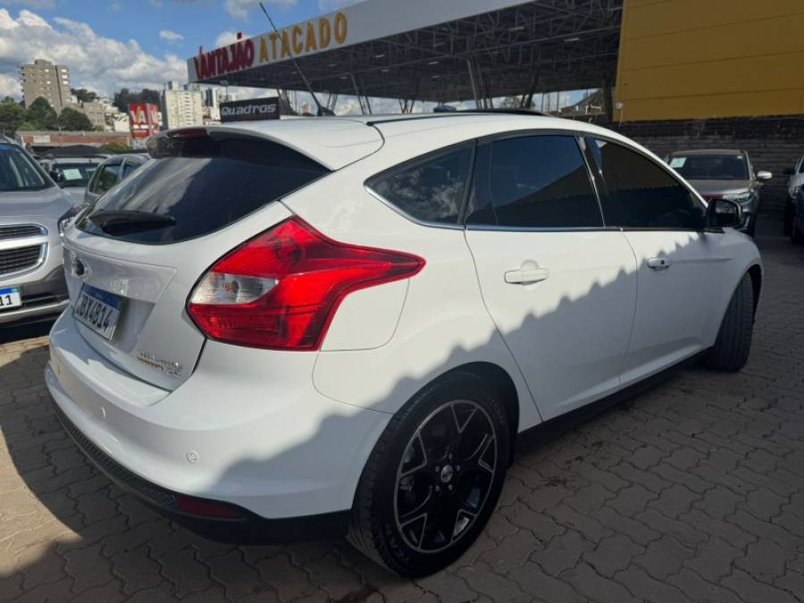 FORD - FOCUS - 2014/2014 - Branca - R$ 60.900,00