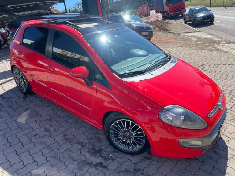 FIAT - PUNTO - 2014/2014 - Vermelha - R$ 39.990,00